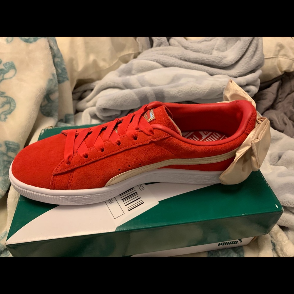 New in box Pumas. CUTE!!!!!